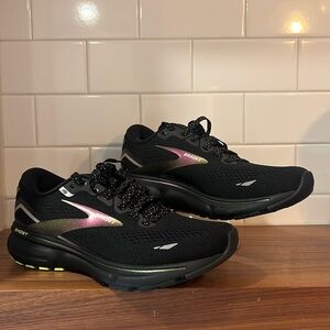 Brand-new, never-worn women’s Ghost 15 Neutral by Brooks in size 8.